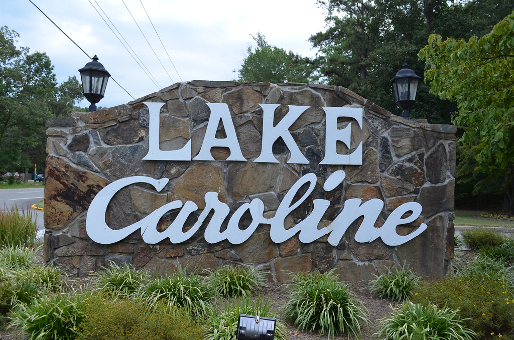 Houses for sale in Lake Caroline, Ruther Glen, Caroline County, VA.